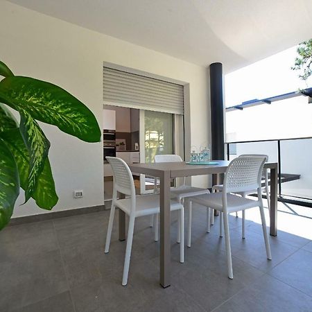 Residence Due Perle Lignano Sabbiadoro Exteriör bild
