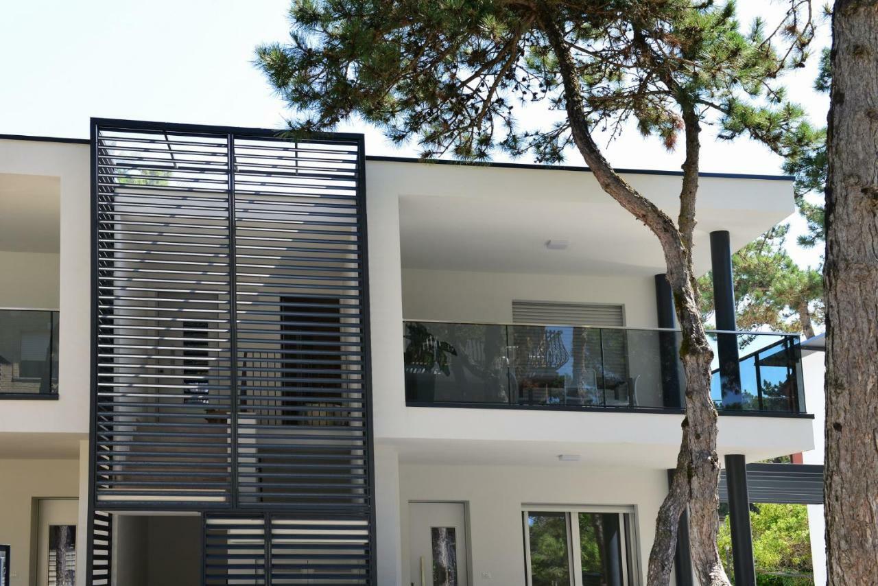 Residence Due Perle Lignano Sabbiadoro Exteriör bild